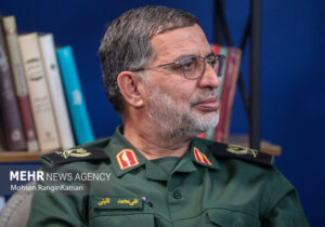 نائینی: اگر جنگی هم شود دشمن با ابعاد جدید جمهوری اسلامی مواجه میشود