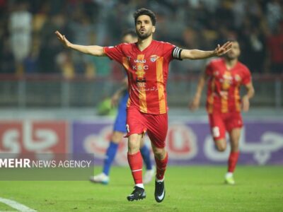 مطهری: اخراج گلمحمدی ناباورانه بود؛ داور چهارم کم تجربگی کرد