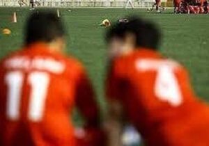 بعضی از مربیان روی مادر و خواهر بازیکنان نظر دارند!