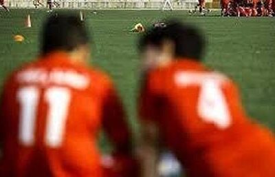 بعضی از مربیان روی مادر و خواهر بازیکنان نظر دارند!