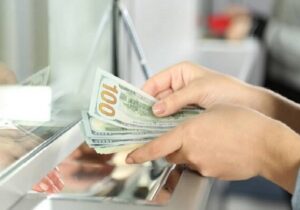 حذف «دلار توافقی» تکذیب شد؛ نرخ‌ تالار اول و دوم روزانه اعلام می‌شود