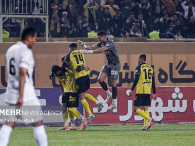 برد یک نیمهای سپاهان مقابل فولاد خوزستان