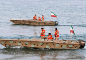 نجات ۶ گردشگر توسط مرزبانان بندرعباسی