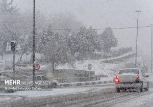 جاده یاسوج-چرام مسدود است؛ مه گرفتگی و لغزندگی در محورهای اصلی