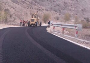 اجرای روکش آسفالت ۵۹ کیلومتر از راههای روستایی سمنان طی سه ماه