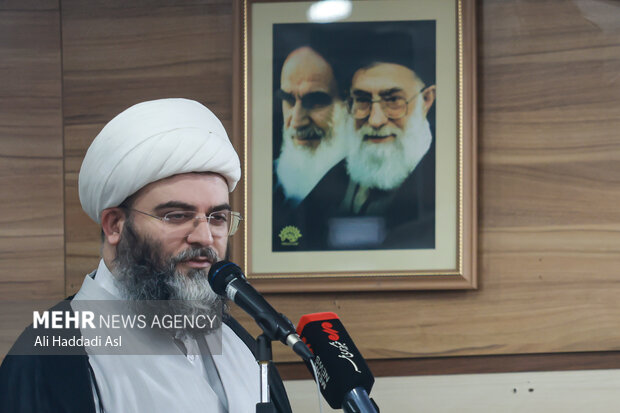 نشست رئیس سازمان تبلیغات اسلامی با بانوان همکار