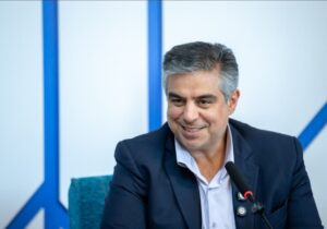 استاندار مرکزی: انتخاب مدیران نباید محدود به سهمیه یا جنسیت باشد