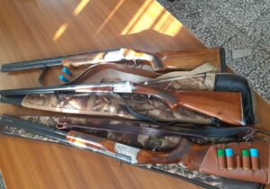 کشف ۳ قبضه سلاح شکاری در میامی؛ ۴ نفر دستگیر شدند