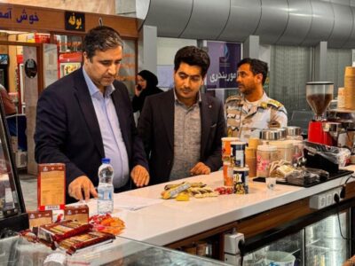 دکه های متخلف در اسکله شهید ذاکری قشم پلمب شدند