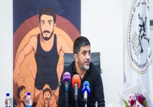 دبیر: کار باطل السحر است و به جای حرف زدن باید عمل کنیم