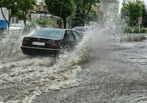 آبگرفتگی معابر بر اثر بارش باران در رودسر