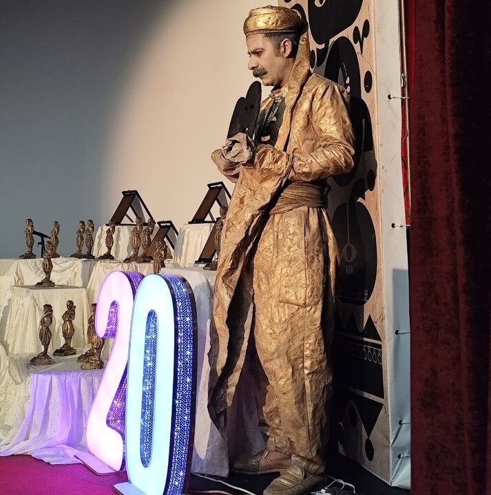 بیست سال روایت، همدلی و گفتگو؛ تئاتر کُردی سقز صحنه همزبانی ملتها