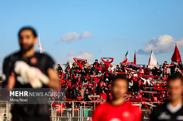 لیگ برتر فوتبال - تراکتور و پیکان