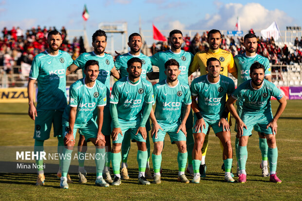 لیگ برتر فوتبال - تراکتور و پیکان