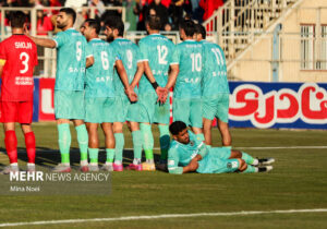 لیگ برتر فوتبال – تراکتور و پیکان