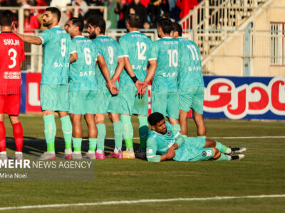 لیگ برتر فوتبال – تراکتور و پیکان