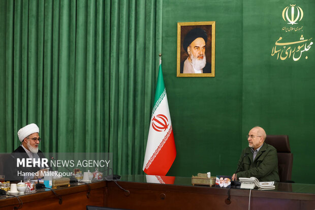 دیدار رئیس و اعضای هیئت علمی مرکز تحقیقات اسلامی مجلس با محمدباقر قالیباف