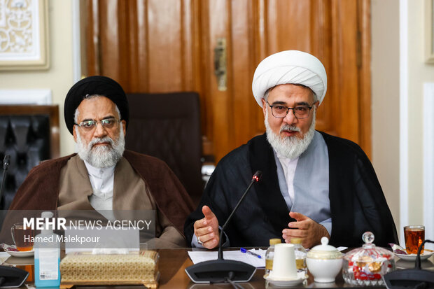 دیدار رئیس و اعضای هیئت علمی مرکز تحقیقات اسلامی مجلس با محمدباقر قالیباف