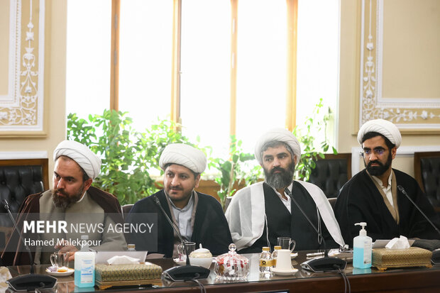 دیدار رئیس و اعضای هیئت علمی مرکز تحقیقات اسلامی مجلس با محمدباقر قالیباف