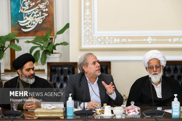 دیدار رئیس و اعضای هیئت علمی مرکز تحقیقات اسلامی مجلس با محمدباقر قالیباف