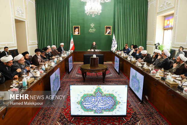 دیدار رئیس و اعضای هیئت علمی مرکز تحقیقات اسلامی مجلس با محمدباقر قالیباف