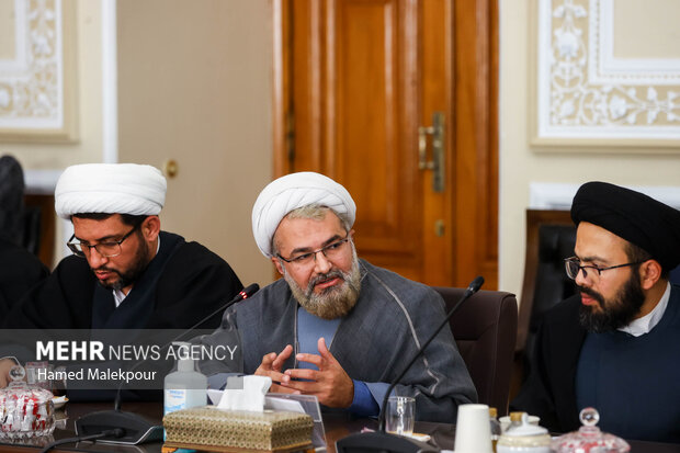 دیدار رئیس و اعضای هیئت علمی مرکز تحقیقات اسلامی مجلس با محمدباقر قالیباف