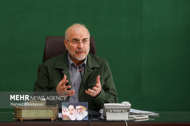 دیدار رئیس و اعضای هیئت علمی مرکز تحقیقات اسلامی مجلس با محمدباقر قالیباف