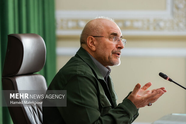 دیدار رئیس و اعضای هیئت علمی مرکز تحقیقات اسلامی مجلس با محمدباقر قالیباف