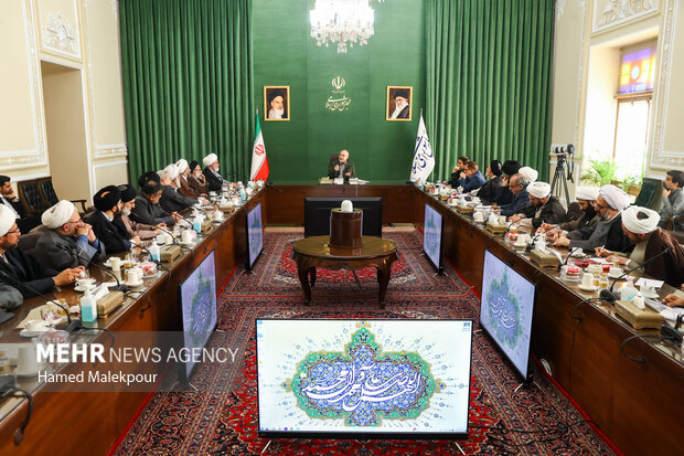 دیدار رئیس و اعضای هیئت علمی مرکز تحقیقات اسلامی مجلس با محمدباقر قالیباف