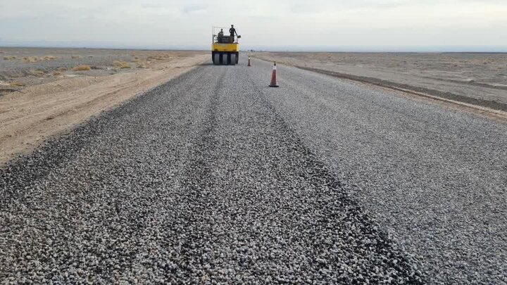 عبداللهی: ۸۰۰ کیلومتر از راه های روستایی کرمان در حال آسفالت هستند