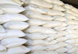 حمل آرد کارخانجات هرمزگان در شرایط ناپایدار جوی ادامه دارد