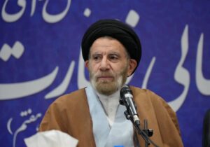 نماینده ولی فقیه در لرستان: شوراها نیازمند افراد خلاق و خدمتگزار هستند