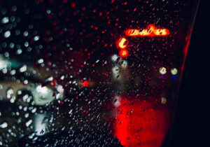 آغاز بارش شدید باران همراه با طوفان و رعدوبرق در سیریک