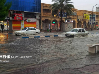 وضعیت خیابانهای بندرعباس؛ معابر تبدیل به رودخانه شده است