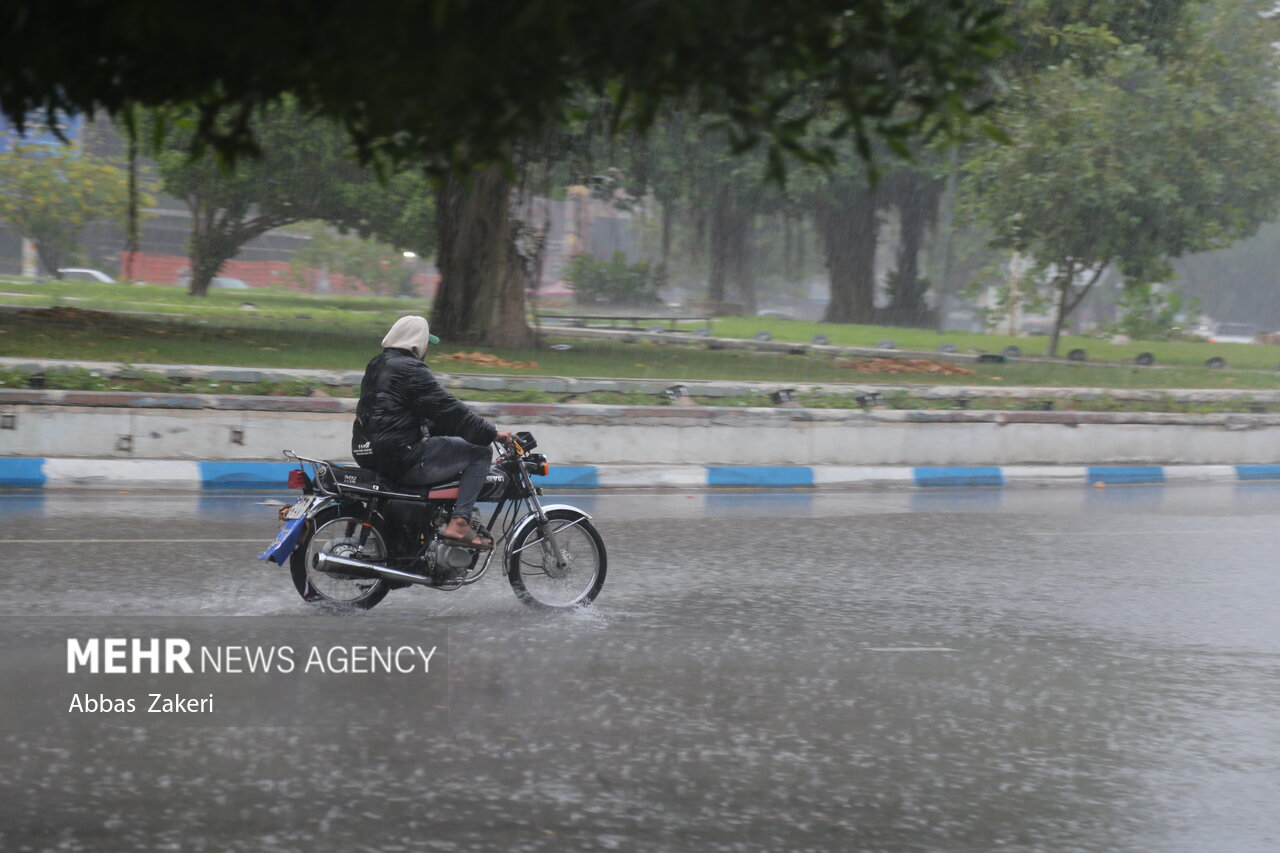 آخرین وضعیت بارشها در هرمزگان؛ باران همچنان ادامه دارد آخرین وضعیت بارشها در هرمزگان؛ باران همچنان ادامه دارد