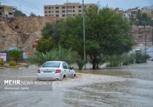 وضعیت محورهای ساحلی شهر بندرعباس؛ تردد خودروها سخت است
