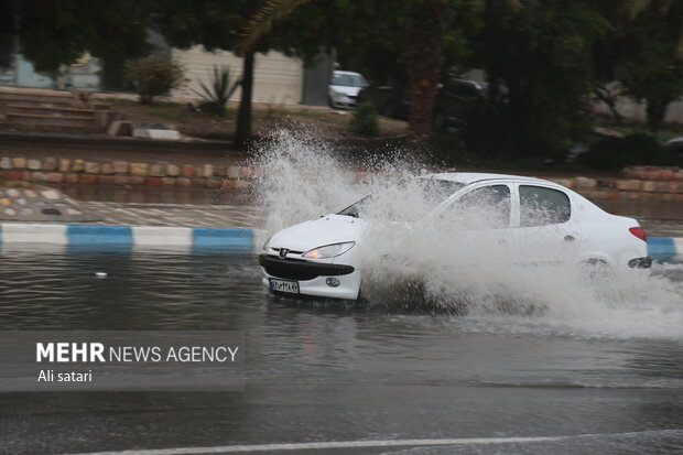 آبگرفتگی معابر و وقوع رواناب بر اثر تداوم بارش‌ها در خراسان جنوبی