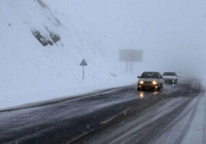 هوای فیروزکوه و دماوند زمستانی شد؛بارش برف در روزهای آخر پاییز
