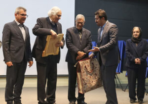 تجلیل از استاد برجسته زمینشناسی ایران در دانشگاه شیراز