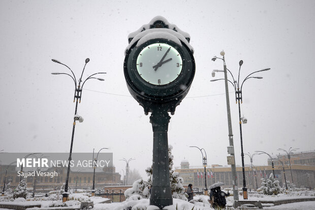 اولین برف سال در همدان