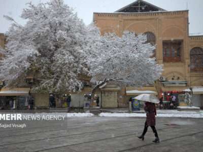 منظره زیبای برفی آرامگاه بوعلی سینا همدان
