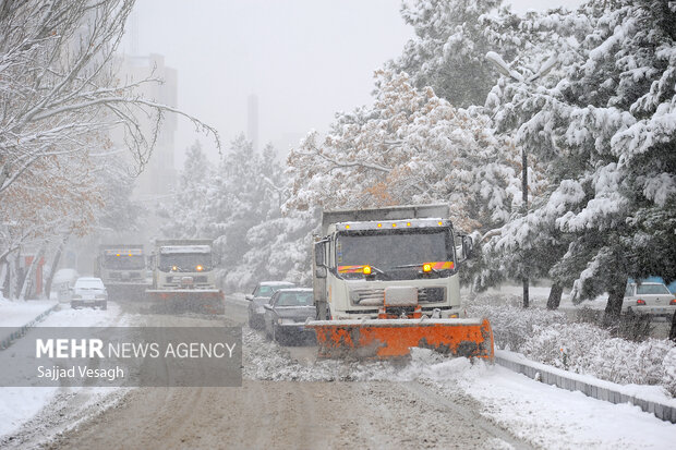 اولین برف سال در همدان