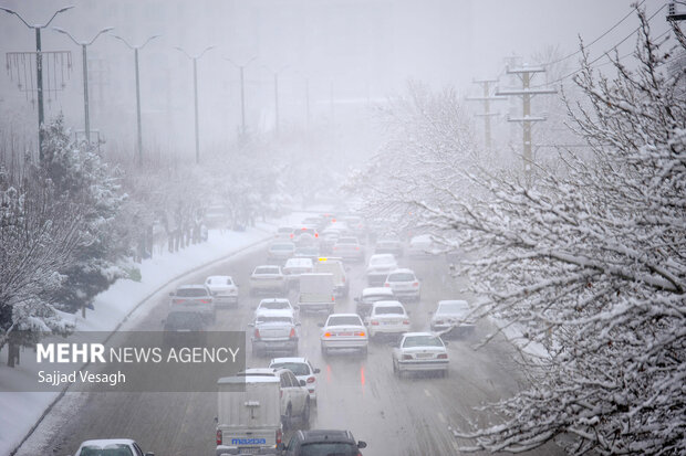 اولین برف سال در همدان
