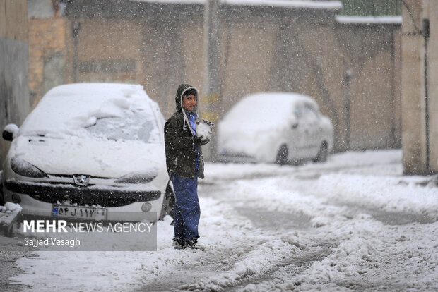 اولین برف سال در همدان