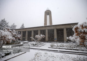 اولین برف سال در همدان