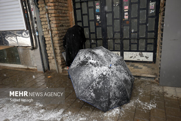 اولین برف سال در همدان