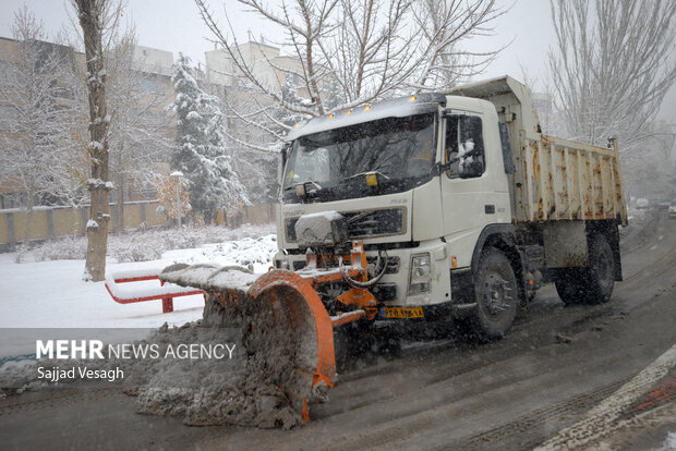 اجرای ۸۷۰ کیلومتر برف‌روبی جاده روستایی در همدان