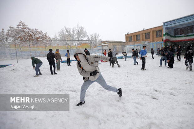 اولین برف سال در همدان
