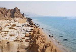 پیشروی آب شیرین باران به دریا در بندر مقام