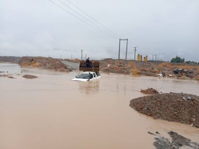اعزام ماشینآلات سنگین صمت جنوب کرمان به مناطق سیل زده جیرفت